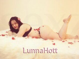 LunnaHott