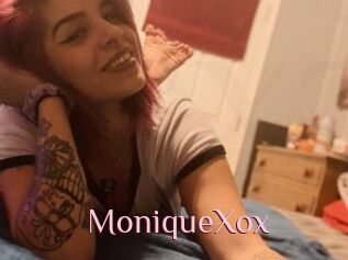 MoniqueXox